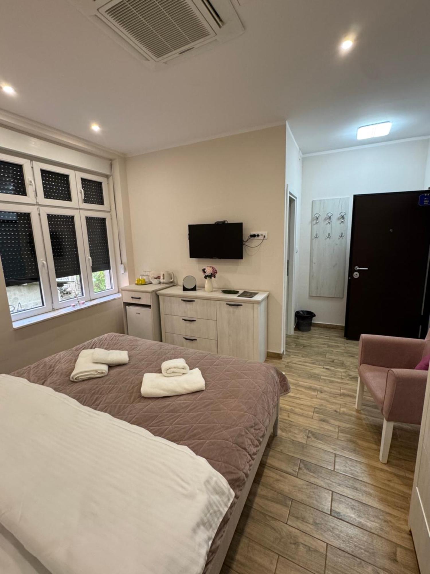 Story Lux Appartement Belgrado Buitenkant foto